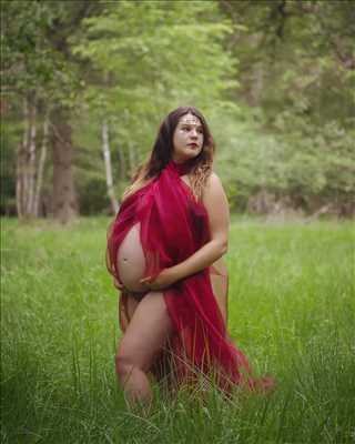 photo prise par le photographe Nadege à Versailles : shooting photo spécial grossesse à Versailles