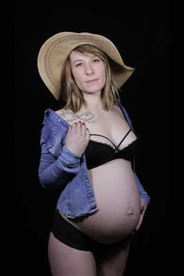 photo numérisée par le photographe Nadege à Versailles : shooting grossesse