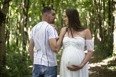 photo prise par le photographe Alison à Montaigu-vendée : shooting grossesse