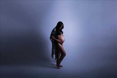 Shooting photo effectué par le photographe Marvin à La ciotat : photographie de grossesse