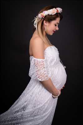Shooting photo effectué par le photographe Jordan  à Senlis : photo de grossesse