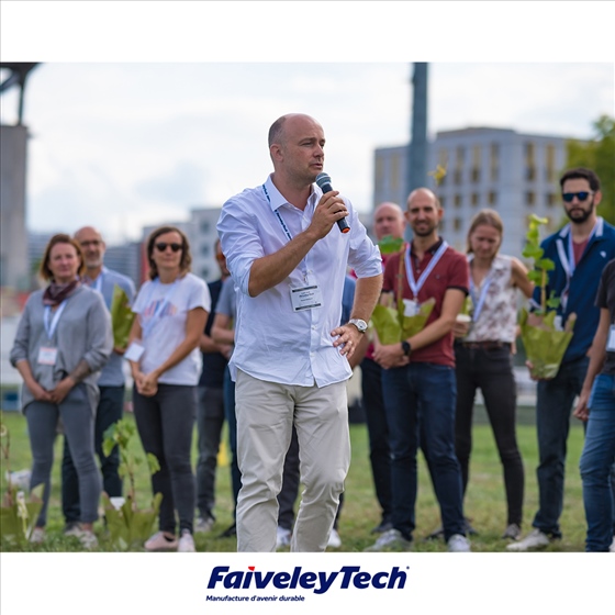 photo numérisée par le photographe OyemVision à Décines-charpieu : shooting photo pour evjf Décines-charpieu