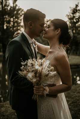 Shooting photo effectué par le photographe LAURA à Nyons : photo de mariage