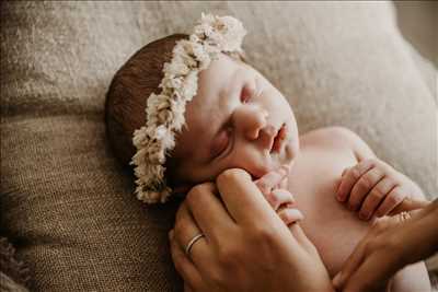 Exemple de shooting photo par Émilie Schneider Clerc à Grenoble : photo de naissance