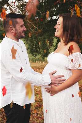 Exemple de shooting photo par Gabrielle à Sarlat-la-Canéda : photo de grossesse