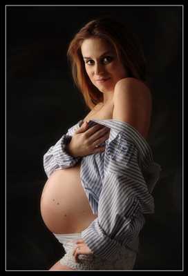 Shooting photo effectué par le photographe BRUNO à Castres : shooting photo spécial grossesse à Castres