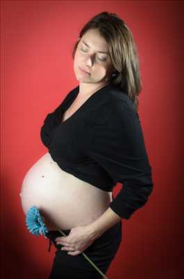 Shooting photo réalisé par Arly Photography intervenant à Albertville : photographie de grossesse