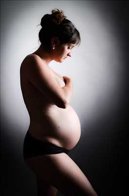 photo prise par le photographe Arly Photography à Albertville : shooting photo spécial grossesse à Albertville