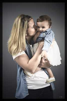 photo prise par le photographe claire à Saint-Genis-Laval : photo de grossesse