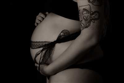 photo prise par le photographe Noélie Photographie  à Dinan : shooting grossesse