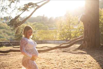 photo prise par le photographe Alexandra Buendia à Saint-genis-laval : photographe grossesse à Saint-genis-laval