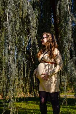 Shooting photo effectué par le photographe Camille à La Chapelle-sur-Erdre : photographie de grossesse