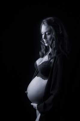photographie de Trinley à Prades : photographie de grossesse