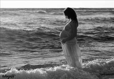 photo prise par le photographe Fotogriff à Royan : shooting photo spécial grossesse à Royan