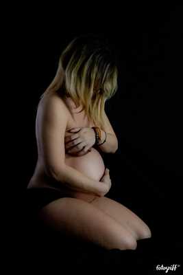 Shooting photo réalisé par Fotogriff intervenant à Royan : photographie de grossesse