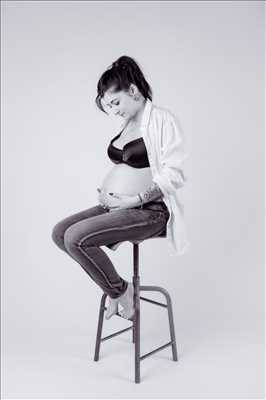 photo prise par le photographe Julie à Annecy : photo de grossesse