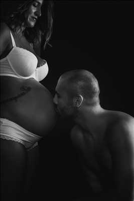 Shooting photo effectué par le photographe Yann à Oyonnax : photographie de grossesse