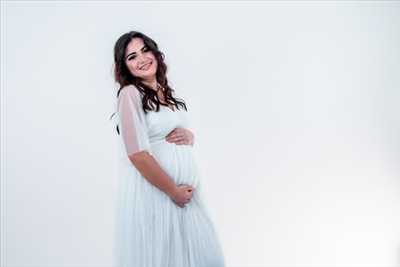 Shooting photo effectué par le photographe Ins'temps photos à Manosque : photographie de grossesse