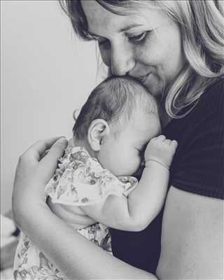 Shooting photo effectué par le photographe Jessica à Saint-jean-de-maurienne : photo de naissance