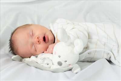 photo prise par le photographe Xavier à Pont-du-Château : photographe pour bébé à Pont-du-Château