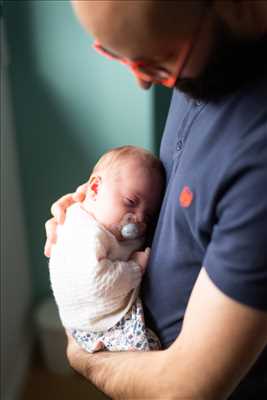 Shooting photo effectué par le photographe Xavier à Riom : shooting pour une naissance