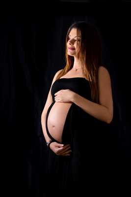 photo numérisée par le photographe Alina à Lyon : shooting photo spécial grossesse à Lyon