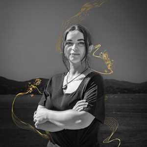 Belle création visuelle à proximité de La Crau avec Laura